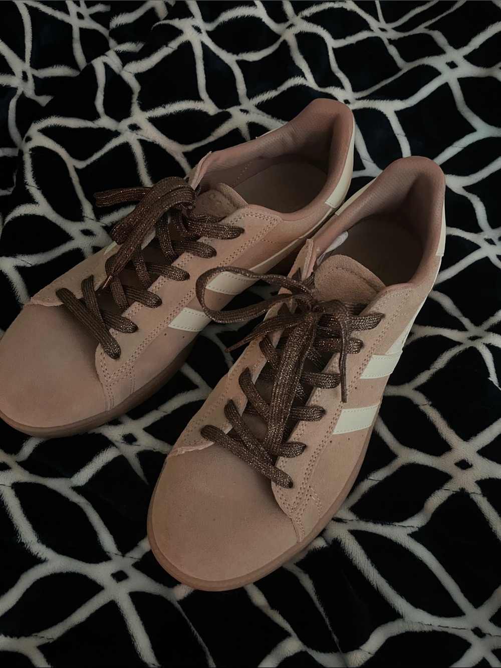 NWOT GOLA Lace Up Sneakers in Aztec Camo & Off White